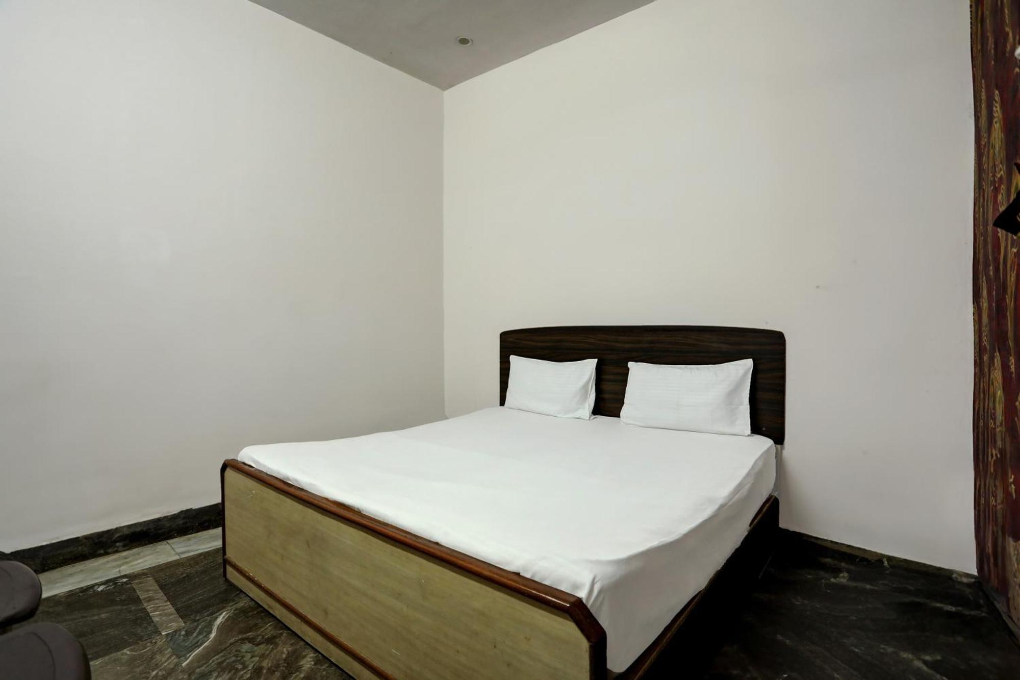 Hotel O Raaz Hotel Delhi Kültér fotó