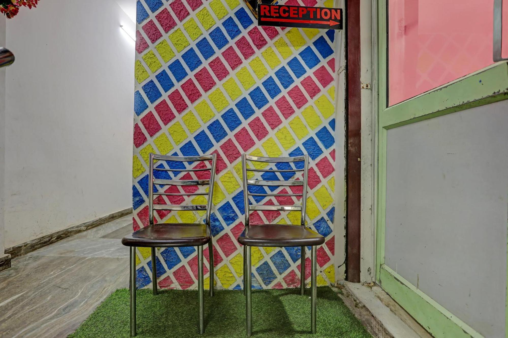 Hotel O Raaz Hotel Delhi Kültér fotó