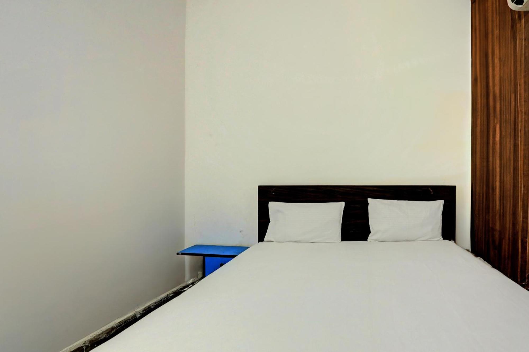 Hotel O Raaz Hotel Delhi Kültér fotó