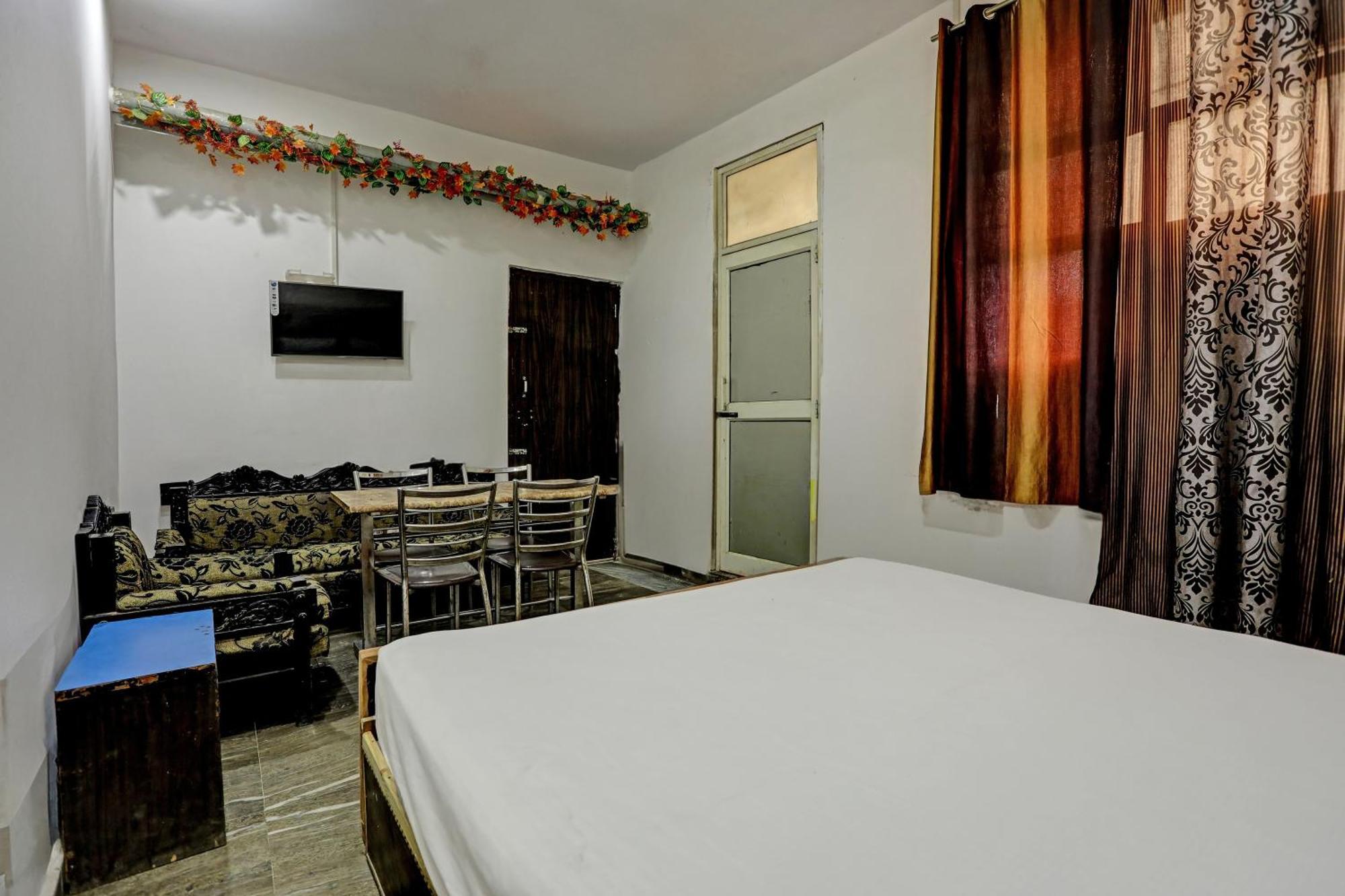 Hotel O Raaz Hotel Delhi Kültér fotó