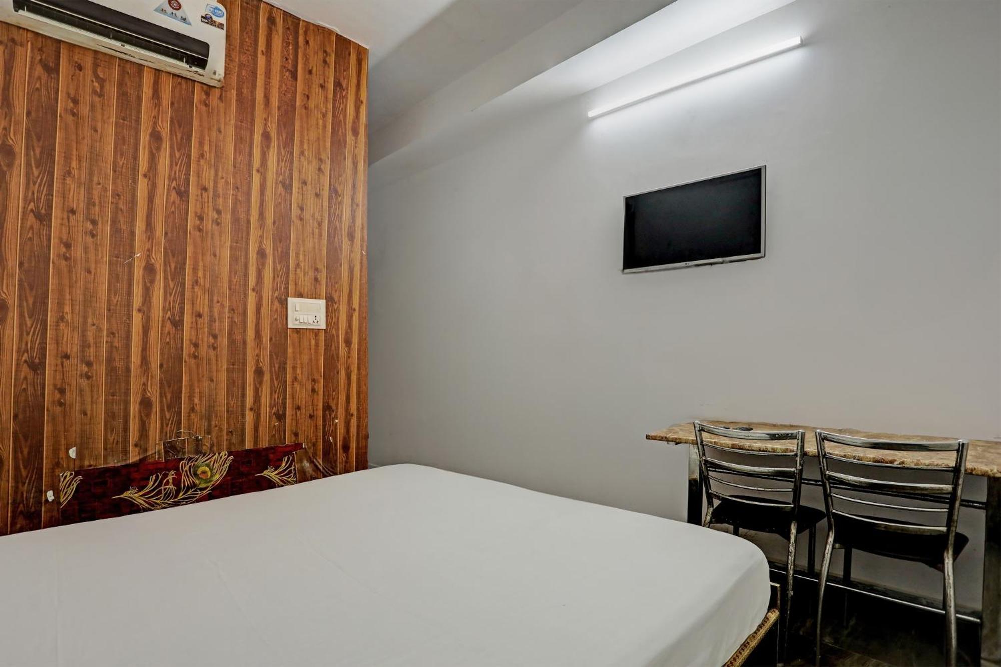 Hotel O Raaz Hotel Delhi Kültér fotó