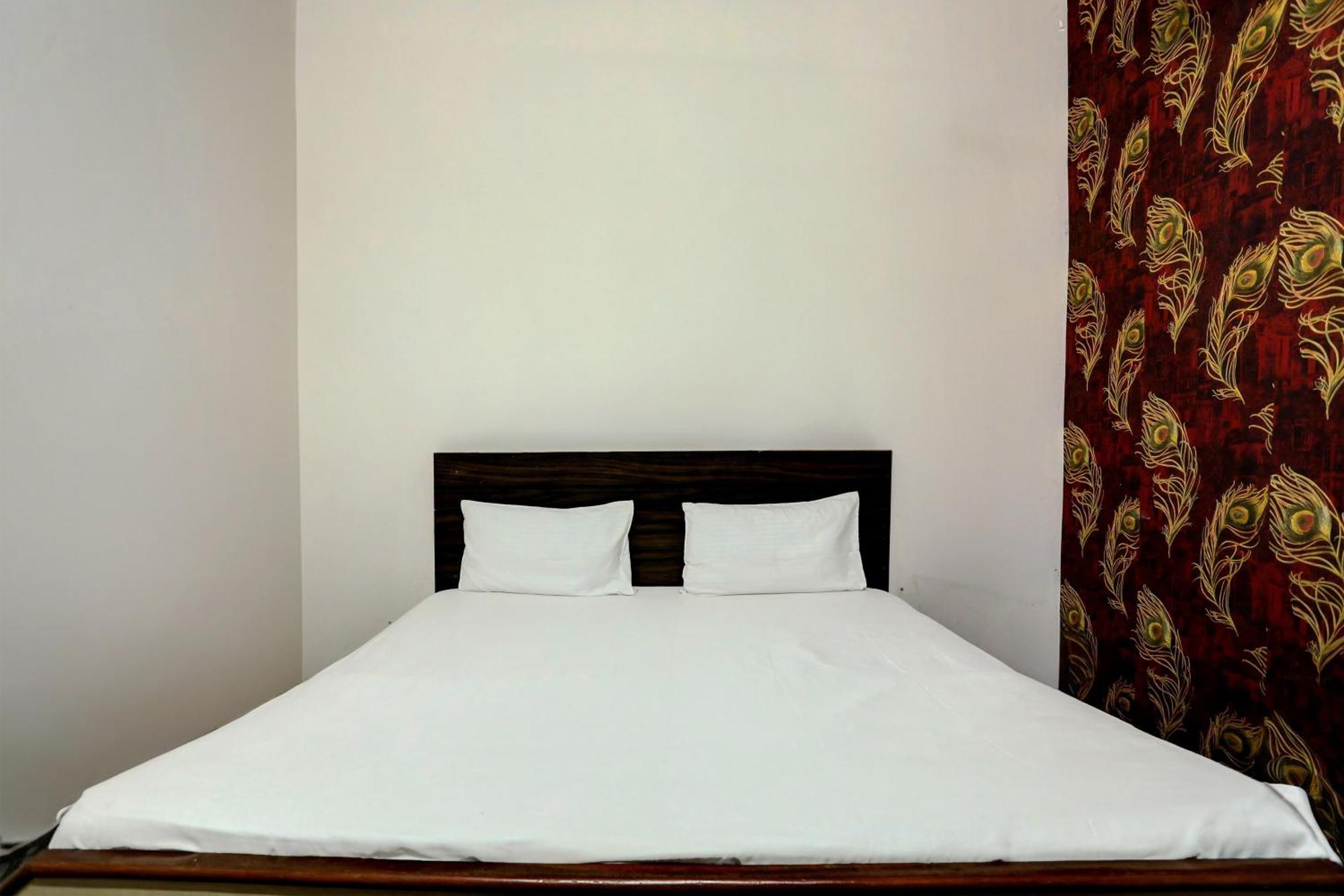Hotel O Raaz Hotel Delhi Kültér fotó